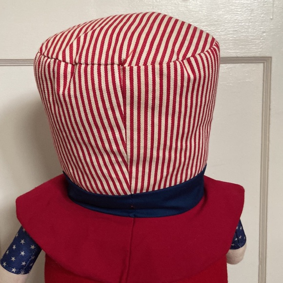 Expandable Standing Patriotic Gnome - Picture 8 of 10